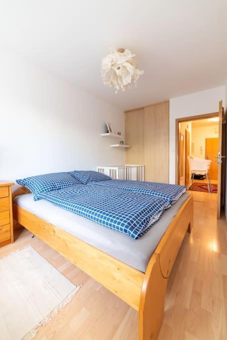 Grape Apartment Bratislava Esterno foto