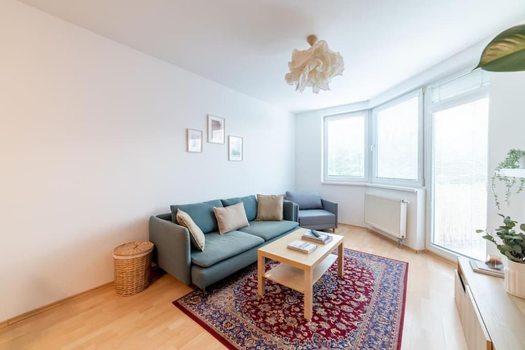 Grape Apartment Bratislava Esterno foto